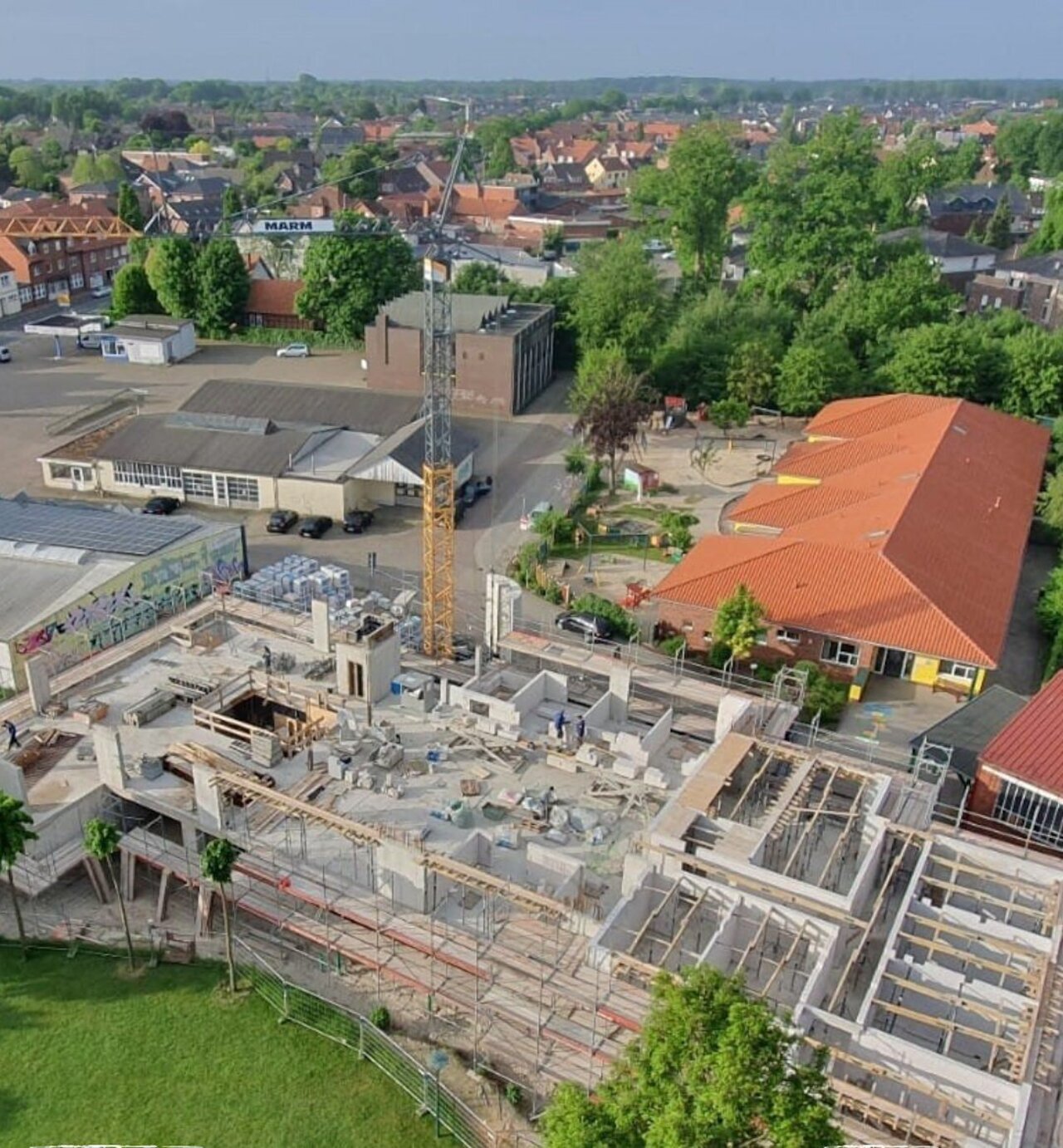 Verblenderarbeiten am Pfarrheim für die Kirchengemeinde St. Andreas in Cloppenburg abgeschlossen Image 1