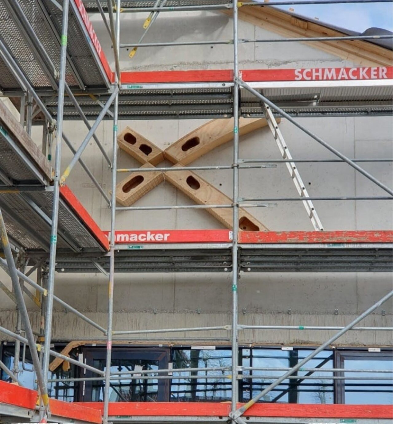 Verblenderarbeiten am Pfarrheim für die Kirchengemeinde St. Andreas in Cloppenburg abgeschlossen Image 3